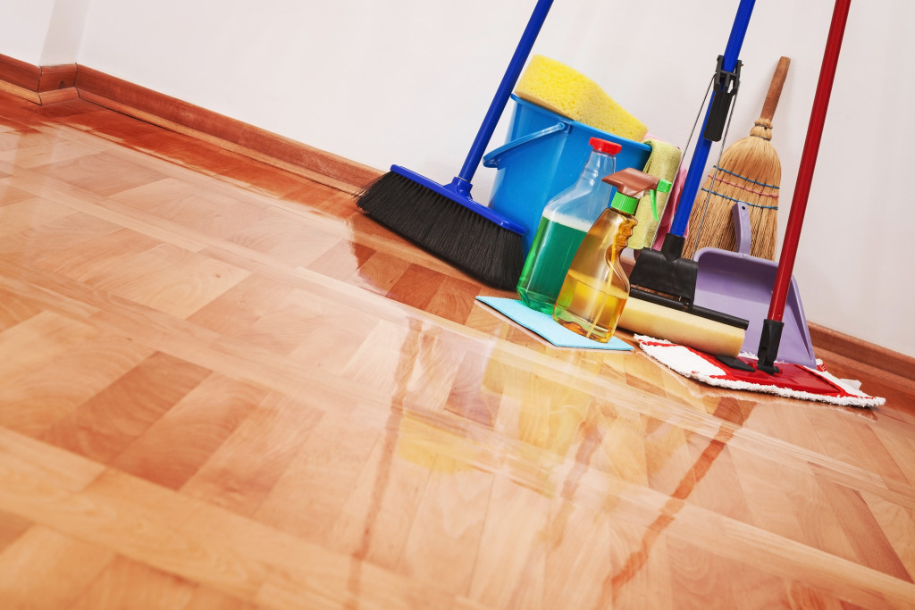 professional hard floor cleaning services